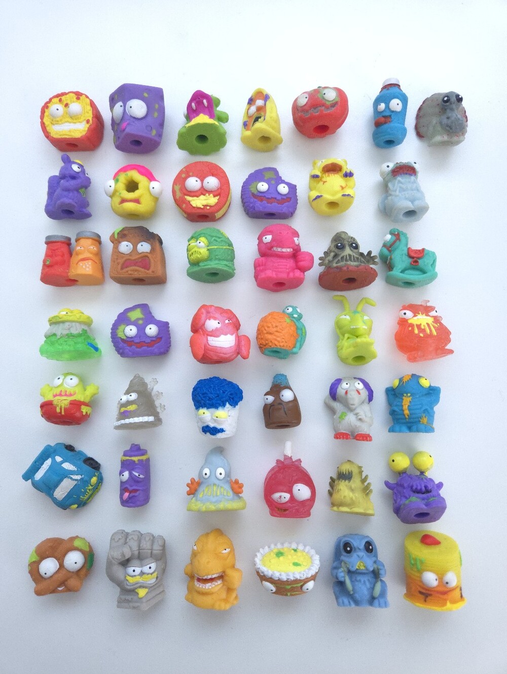 Moose Toys Track Pack Grossery Gang Mini Figures and Trash Cans - Picture 2 of 16